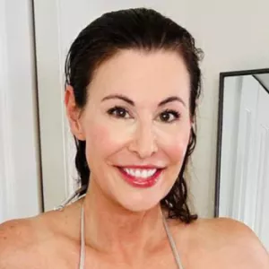 Elaina St James биография, рост, вес, размер сисек, фигура, возраст